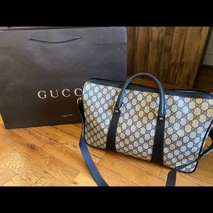 Gucci vintage sling bag